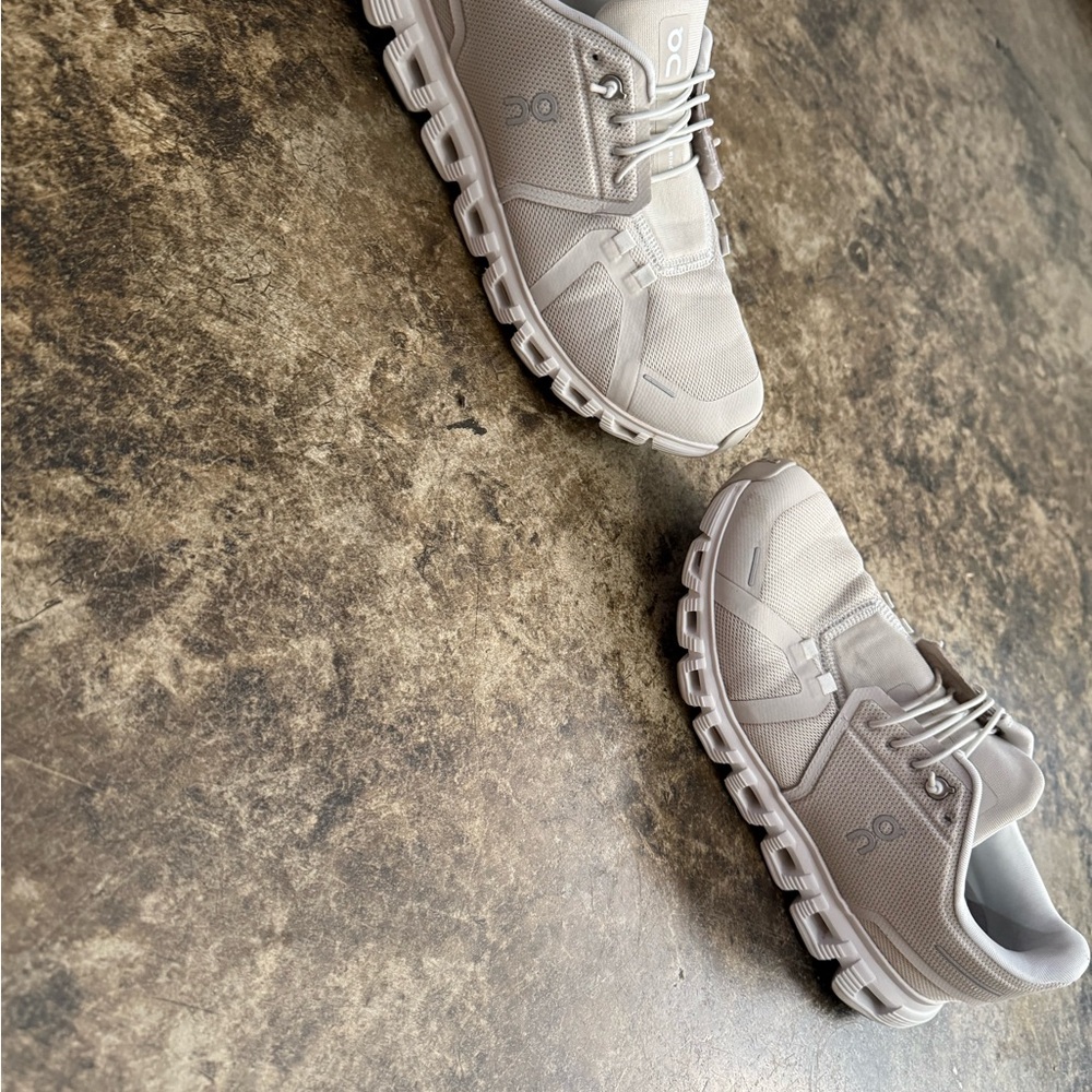 On Cloud Cloud 6 Women’s  Athletic Shoes - Picture 7 of 10